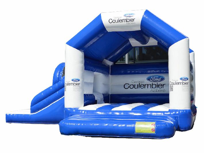 Opblaasbaar springkussen op maat gemaakt in de huisstijl van Garage Coulembier